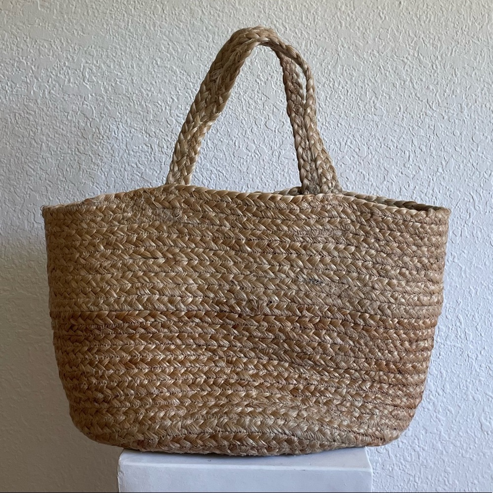 Woven straw tote